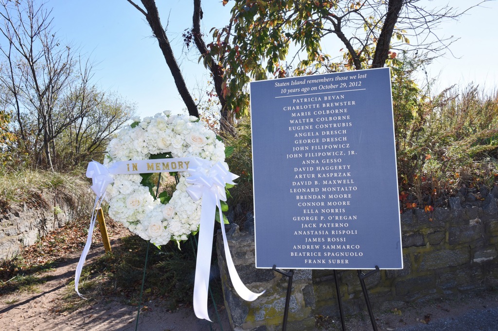 Memorial wreath and plaque, commemorating the 10th Anniversary 