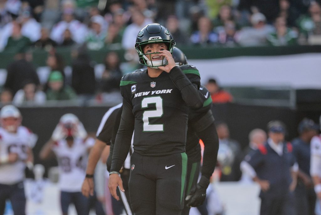 New York Jets quarterback Zach Wilson #2 reacts after he throws the ball out of bounds during the fourth quarter.